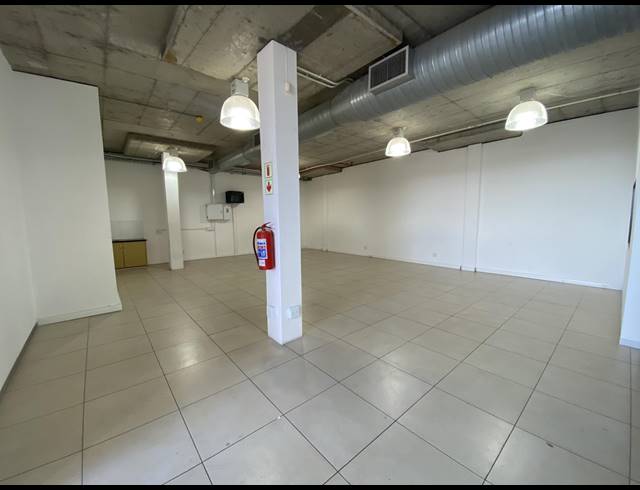 152M² OFFICE FOR SALE IN PAARDEN EILAND
